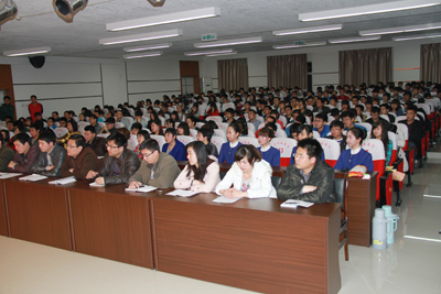 成才讲堂——董事长周虎震先生为学院师生做报告