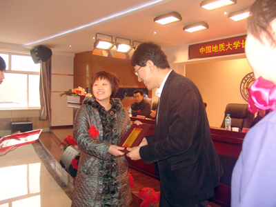 青年志愿者中心成立大会隆重召开