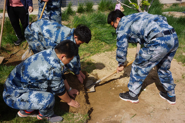beat365师生到贺阳国际中小学参加劳动