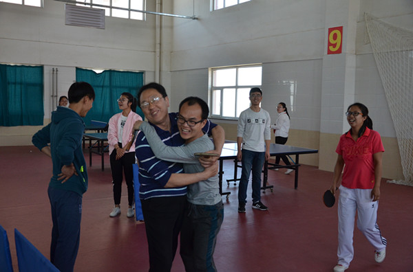 beat365举办教职工趣味运动会