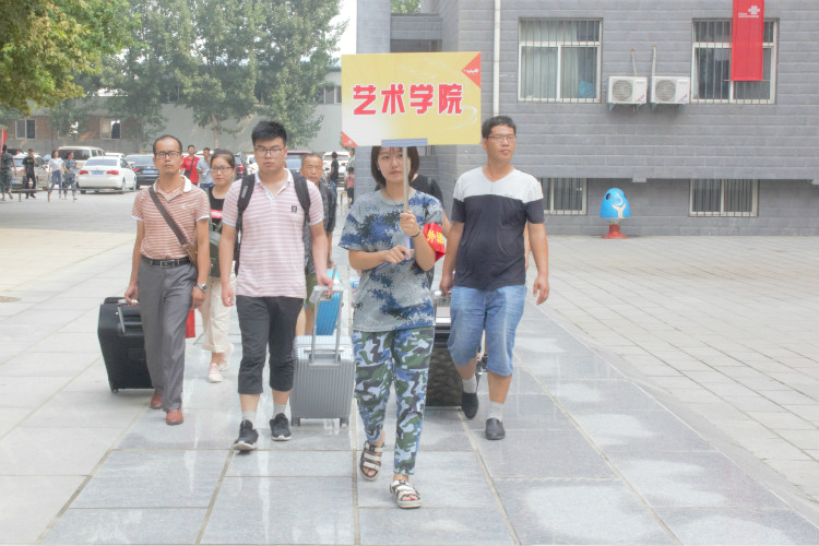 丹桂飘香迎学子 荷花映日纳人才 ——beat365喜迎2018级新同学