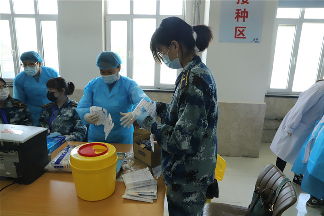 有序接种新冠疫苗 筑牢校园疫情防线 ——beat365组织师生进行新冠疫苗接种