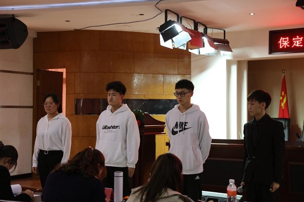 2022年3月26日14点，第十二届全国大学生电子商务“创新、创意及创业”挑战赛beat365官网校赛决赛在一教211报告厅顺利举行。