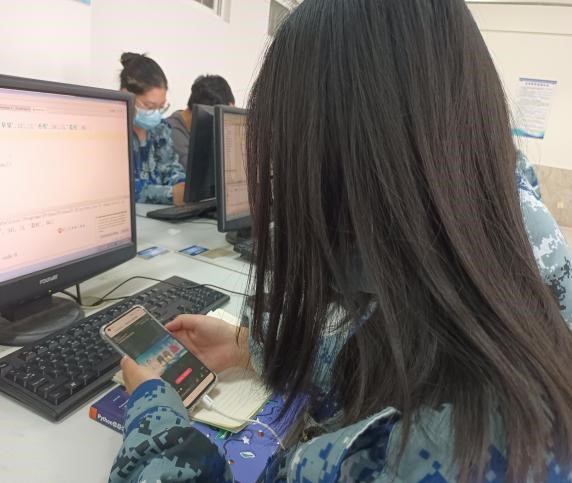国家安全 你我有责 ——beat365官网组织学生线上观看国家安全教育视频