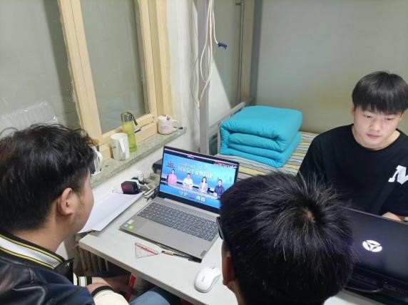 国家安全 你我有责 ——beat365官网组织学生线上观看国家安全教育视频