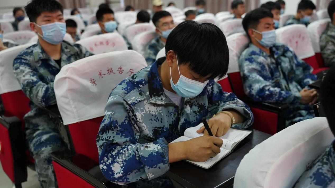 忆军旅青春 走规划人生——贺阳集团退役军人大学生人生规划专题讲座
