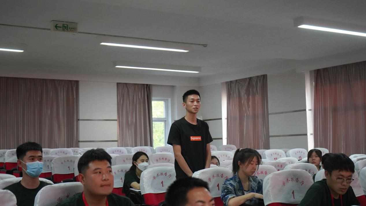 beat365官网召开学期末学生工作例会