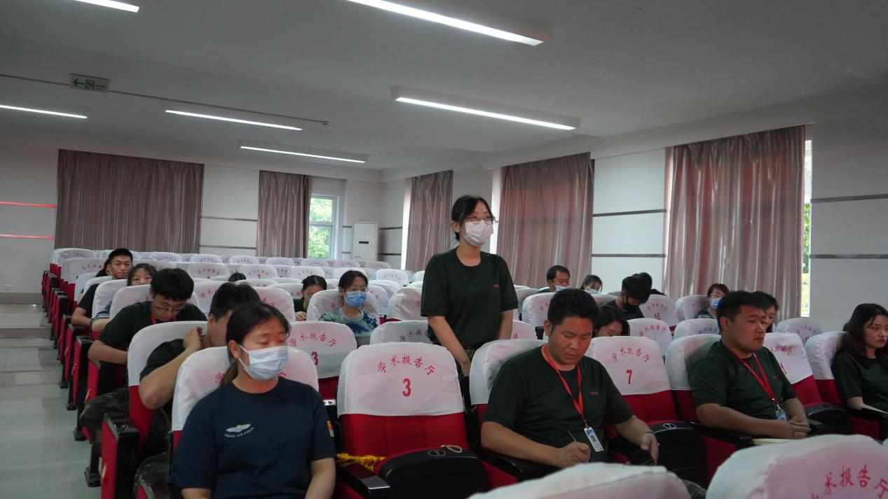 beat365官网召开学期末学生工作例会