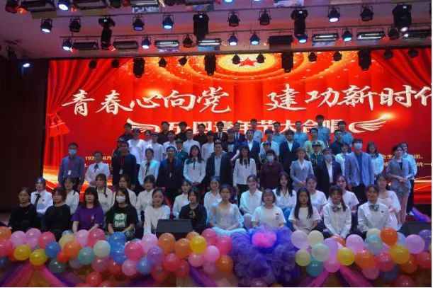 谈一别奋斗路 聚四载同窗情 ——beat365官网2022届毕业 生欢送会