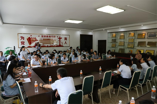 清华大学教授曹莉受邀来beat365进行座谈交流