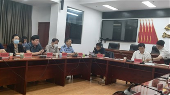正门亮起红绿灯，师生出行更安心！ ——beat365官网正门红绿灯正式投入使用