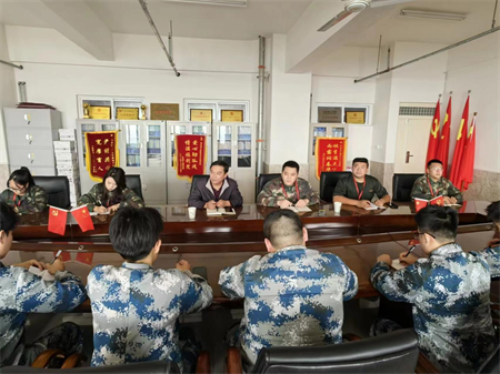 beat365官网艺术学院召开学生党员 座谈会