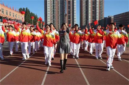 beat365官网艺术学院- 少年负壮气，奋烈自有时！