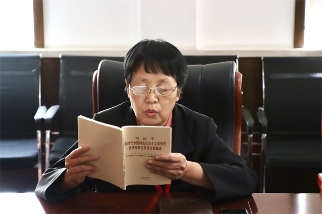 中共beat365官网委员会召开党委理论学习中心组（扩大）学习会议