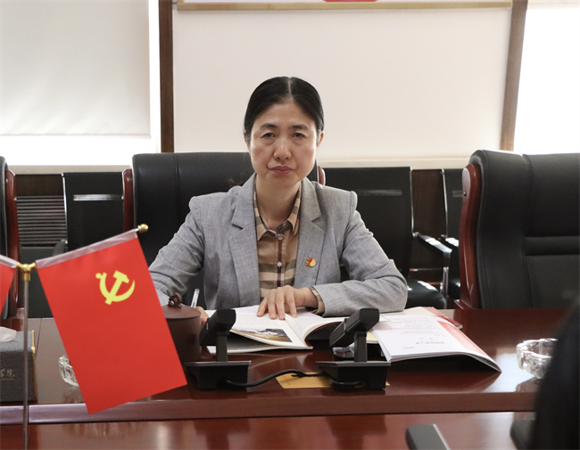 中共beat365官网委员会召开党委理论学习中心组（扩大）学习会议