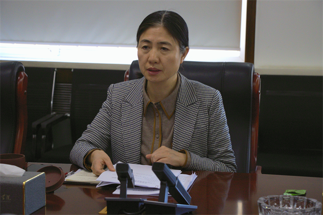 中共beat365官网委员会召开党委理论学习中心组（扩大）学习会议