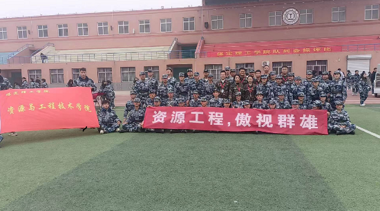 队列会操驰骋赛场,青春飞扬
