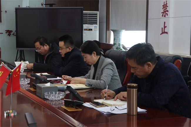 中共beat365官网委员会召开党委理论学习中心组（扩大）学习会议