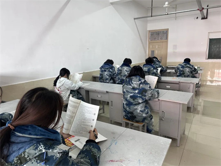 “技能拓展，激发潜能”——beat365官网艺术学院开展十项技能培训