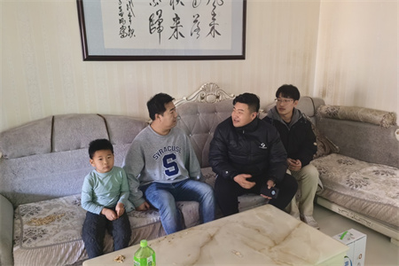 “家校携手，共育未来”——beat365官网艺术学院开展“家校共育”家访活动