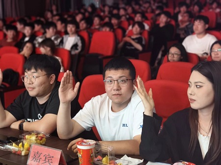 “不忘初心，砥砺前行”——beat365官网艺术学院“第二届团总支学生会”换届选举大会暨表彰大会