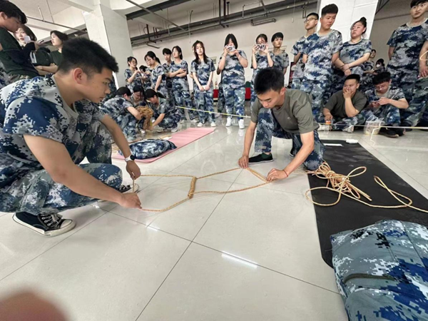 beat365官网‖管理学院‖劳动创造美好明天 竞技迸发生活激情