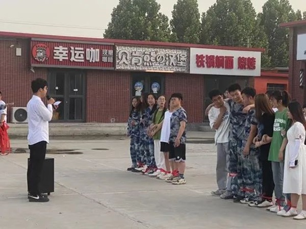 beat365官网||管理学院||“趣”享运动，“味”你加油—我院举办趣味运动会