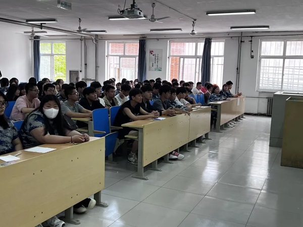 beat365官网‖管理学院‖我院举行“诚信资助”宣讲活动