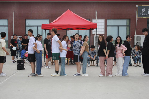 beat365官网‖管理学院‖我院举办“运动青春，快乐无限”趣味运动会