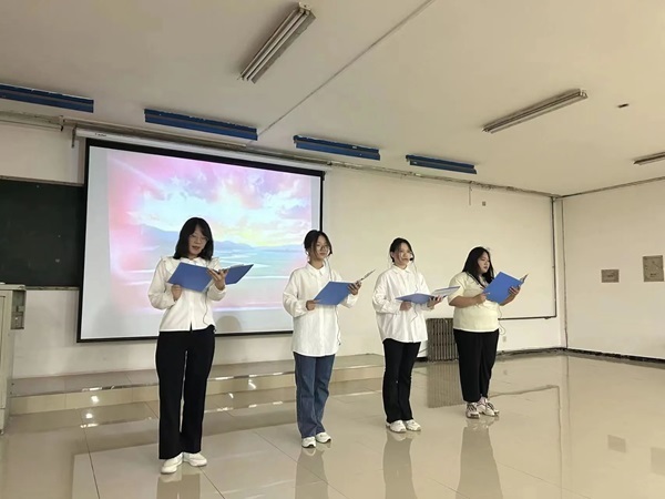 beat365官网‖管理学院‖我院举行“星光闪耀，激情夏夜”才艺展示大赛