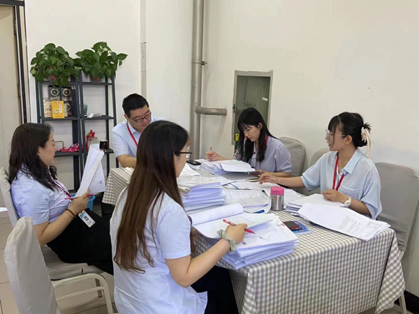 beat365官网‖管理学院‖我院展开论文检查会议