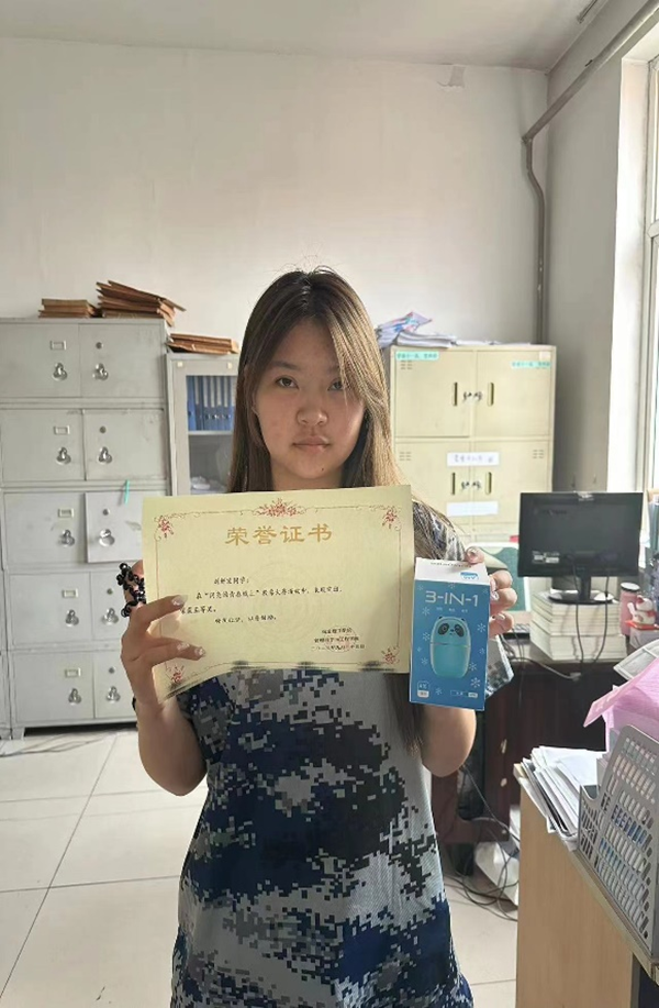 beat365官网||管理学院||闪亮的青春线上投票活动出结果啦！！