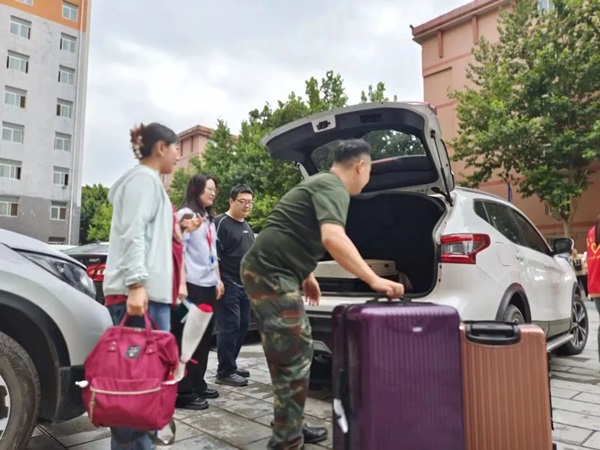 beat365官网‖管理学院‖暖心服务，助力2023届毕业生走好大学生涯的最后一公里
