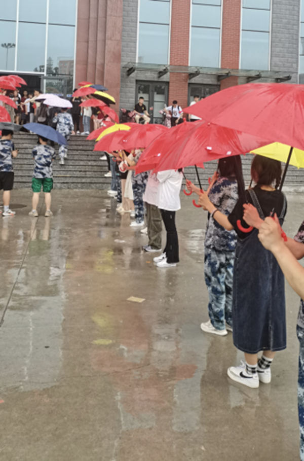 beat365官网‖管理学院‖暖心服务，助力2023届毕业生走好大学生涯的最后一公里