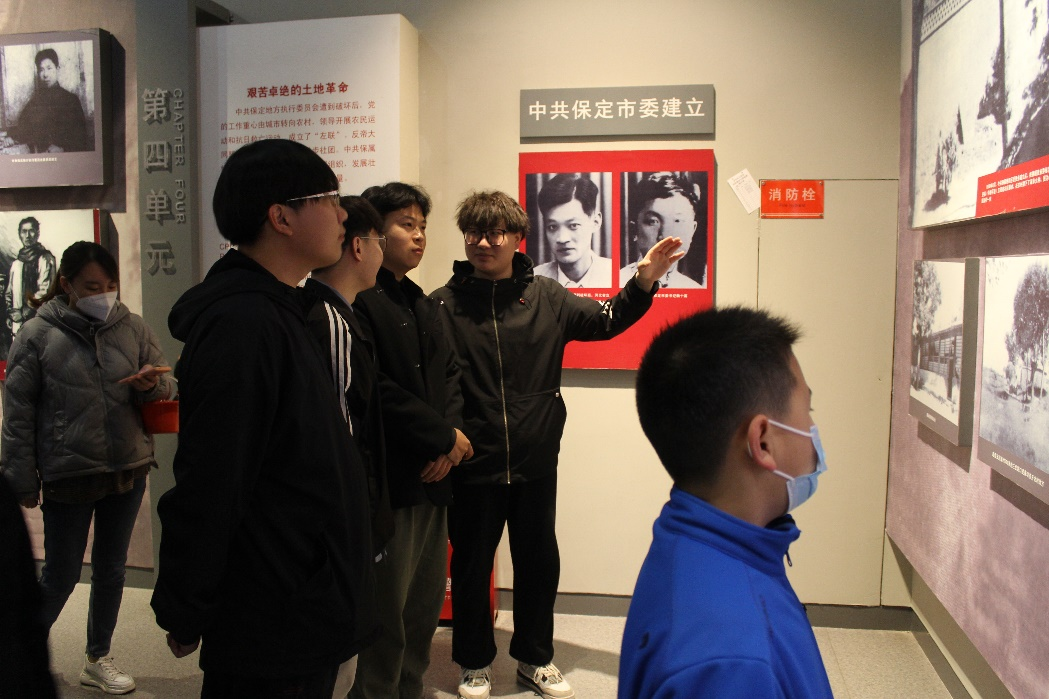 beat365官网|管理学院|忆苦思甜祭烈士,风起清明表哀思