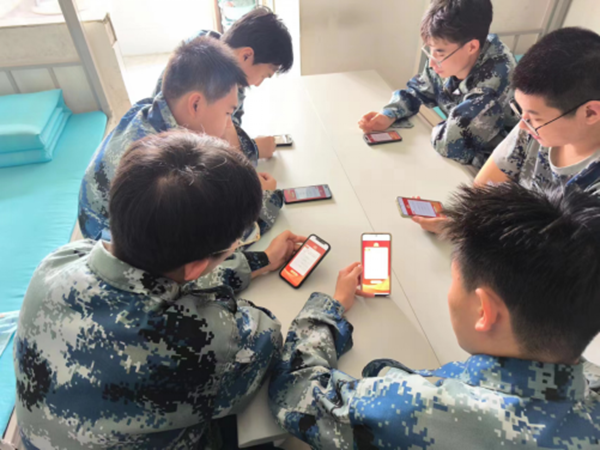 国家安全教育日丨beat365官网丨管理学院师生在行动