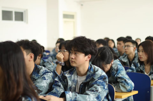 榜样引领｜beat365官网｜管理学院｜优秀毕业生路建军经验交流分享会