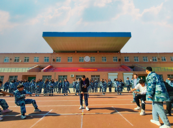 beat365官网||管理学院||力拔山河，“绳”采飞扬——管理学院举行2023年秋季拔河比赛