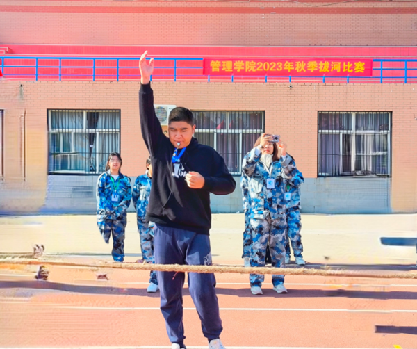 beat365官网||管理学院||力拔山河，“绳”采飞扬——管理学院举行2023年秋季拔河比赛