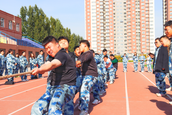 beat365官网||管理学院||力拔山河，“绳”采飞扬——管理学院举行2023年秋季拔河比赛