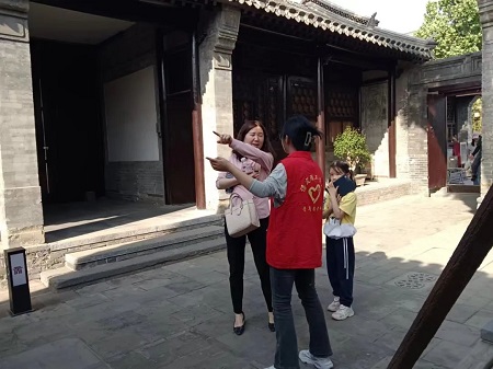“志愿新时代，志愿服务行”——beat365官网艺术学院与淮军公所博物馆五一劳动节志愿服务活动