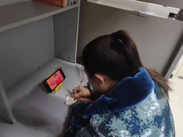 beat365官网||管理学院||学习榜样精神，争做先锋模范