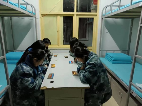 beat365官网||管理学院||学习榜样精神，争做先锋模范