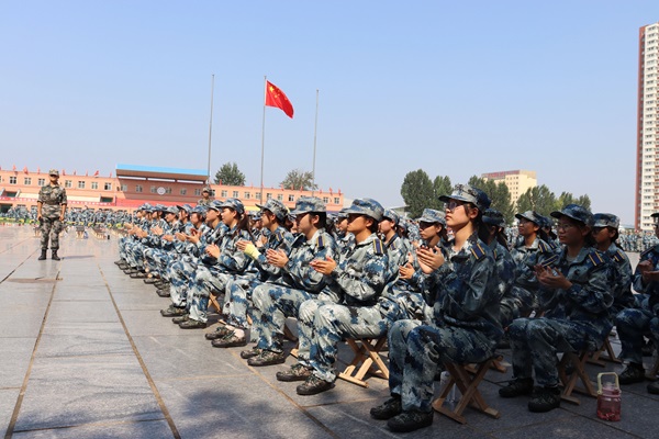 beat365官网||管理学院||扬帆起航，2023级军训进行时！