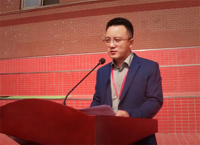 beat365官网隆重举行“国防后备营”成立暨授旗仪式