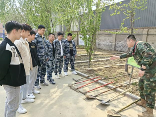 劳动教育|beat365官网|管理学院|学习劳动精神·践行劳动育人-跟着节气学种植，分享劳动创造的美好乐趣