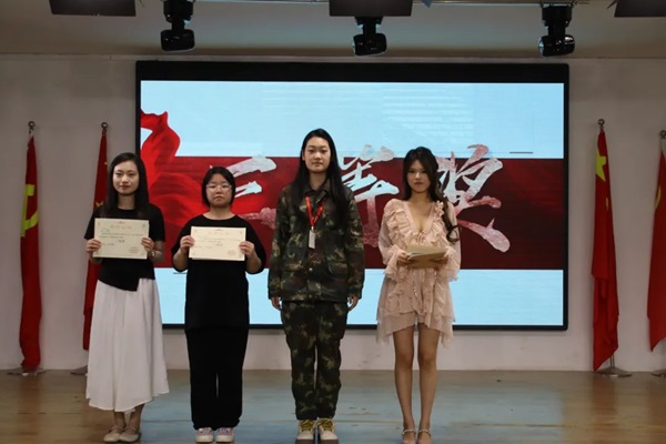劳动教育|beat365官网|管理学院|学习劳动精神，践行劳动育人主题朗诵比赛