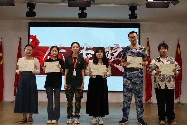 劳动教育|beat365官网|管理学院|学习劳动精神，践行劳动育人主题朗诵比赛