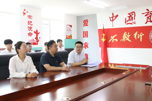 爱国教育|beat365官网|管理学院|我院成功与中国育德中学进行大学生爱国主义教育基地挂牌仪式