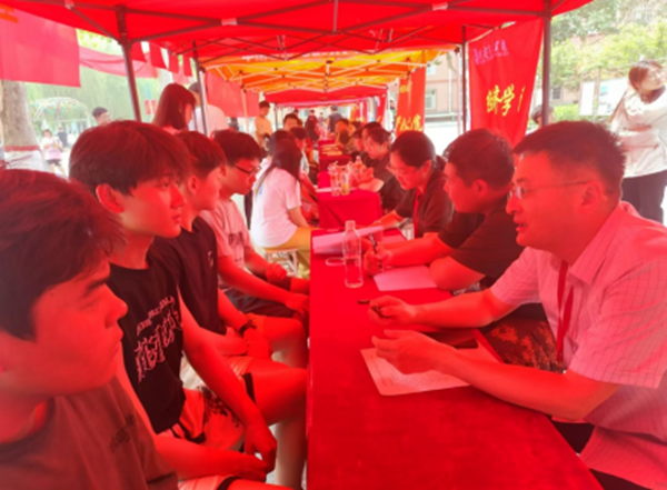 就业帮扶|beat365官网|管理学院|“望闻问切”摸清学生需求，“把脉问诊”开出就业良方